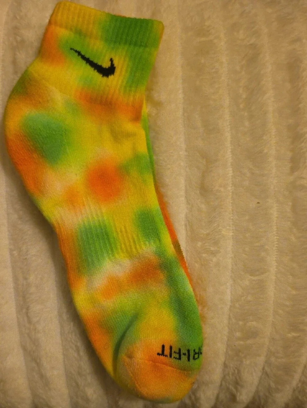 4 Nike Crew Socks Pack - Tie-Dye Yellow, Pastel Lilac, Pink-Purple Ombre, Brown